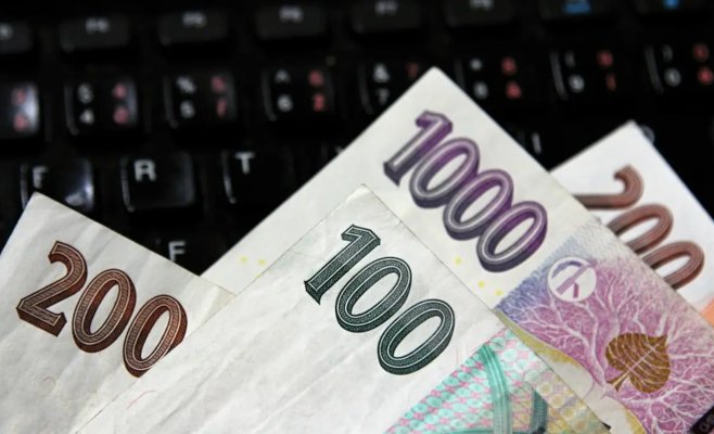 Фальшивый полицейский заставил женщину отдать мошенникам более миллиона крон