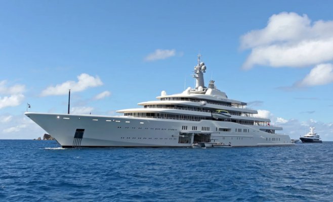 Абра́мович уклонялся от уплаты НДС за яхты через фиктивные аренды