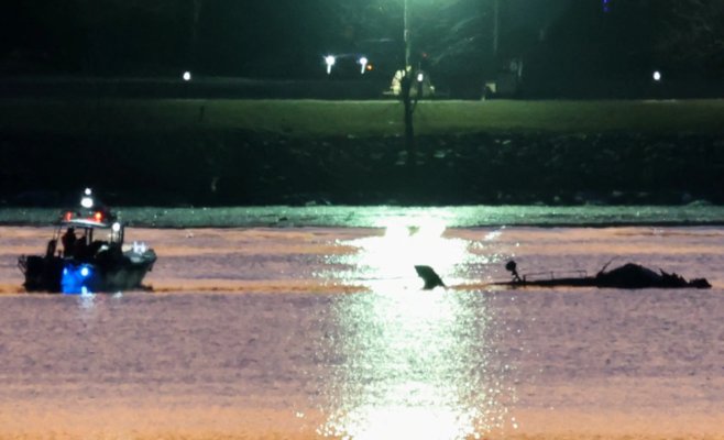 Катастрофа в Вашингтоне: столкновение пассажирского самолёта и военного вертолёта не оставило шансов на выживание