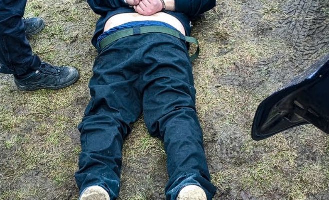 В Пльзени водитель под наркотиками устроил погоню и врезался в два автомобиля