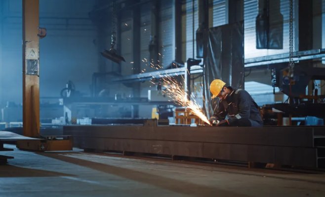 Уход на пенсию на 5 лет раньше: что нужно знать работникам опасных профессий