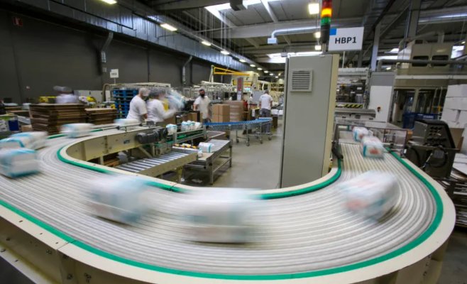 Падение реальных зарплат в Чехии на 10%: инфляция обрушила покупательскую способность на дно ЕС