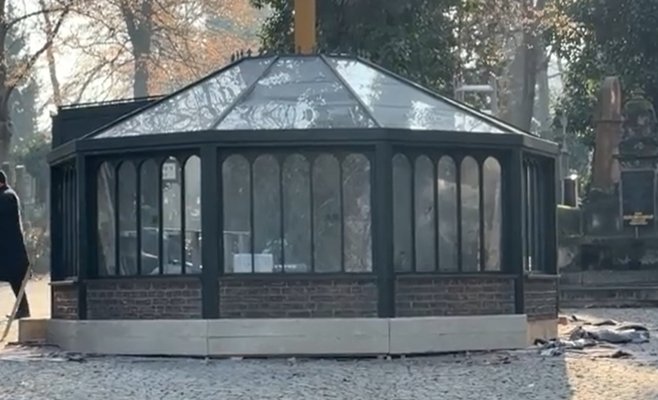 Трагедия на Ольшанском кладбище в Праге: один охранник погиб, второй в тяжелом состоянии