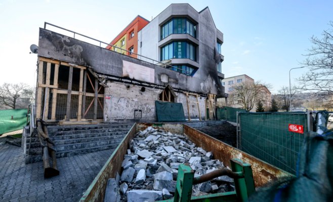 Владелец сгоревшего ресторана в Мосте не предоставил документы на пристройку