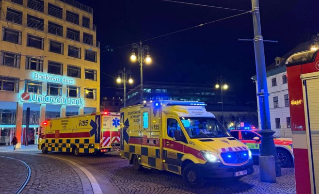 Эвакуация в Общественном доме Праги во время Чешского бала: полиция искала бомбу