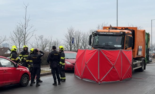 В Праге мусоровоз сбил женщину – она скончалась на месте