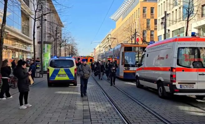В Германии автомобиль врезался в толпу: двое погибших, 25 раненых