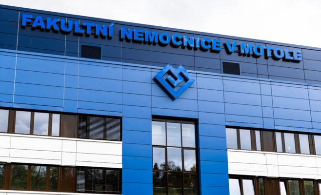 Фонд семьи Келлнер приостановил пожертвование в полмиллиарда крон для больницы в Мотоле