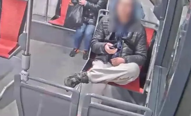 Предложила секс, украла телефон, а затем избили. В Брно разыскивают преступников