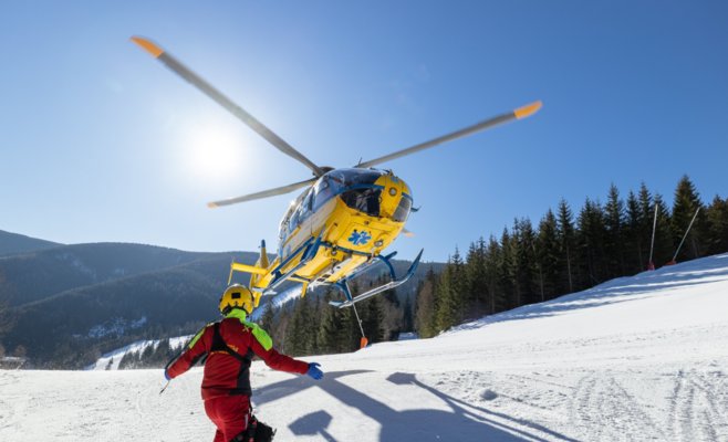 На горнолыжном курорте Шпиндлерув-Млин столкнулись двое детей: их состояние оценивается как тяжелое, задействованы вертолеты