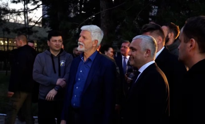 Президент Павел: чешские военные должны войти в состав миротворческих сил на Украине