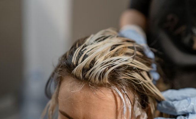 На рынке обнаружены опасные краски для волос: могут навредить здоровью и фертильности