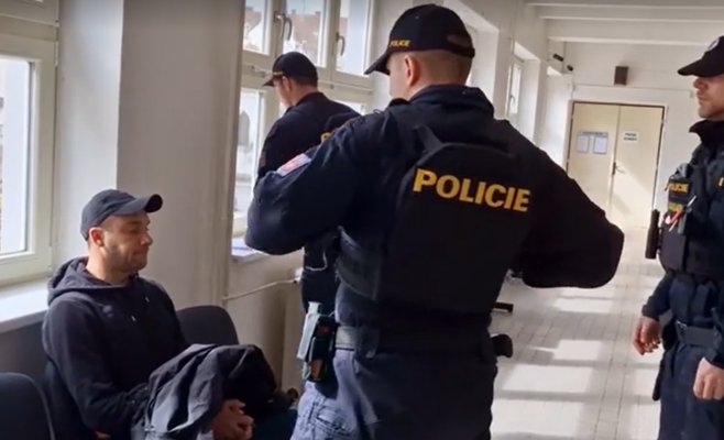Суд арестовал украинцев, подозреваемых в гибели мужчины в центре Пардубице