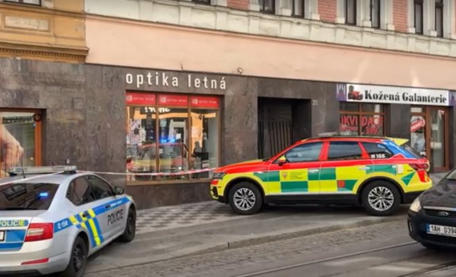 Кровавая драка в пражском барбершопе: среди тяжело раненных — известный рэпер