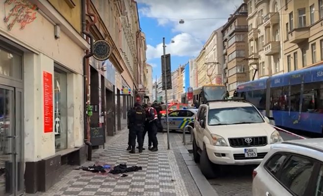 Кровавая драка в пражском барбершопе: среди тяжело раненных — известный рэпер