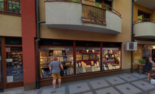 Ограбление ювелирного салона как в боевике: в Лугачовице действовали профессионалы, после налёта подожгли машину в лесу