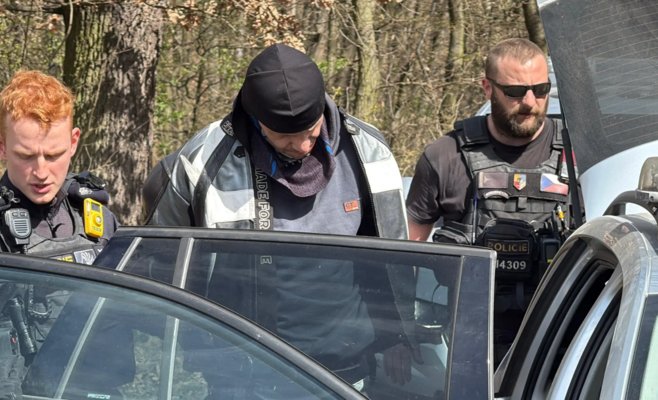 Стрельба на предприятии под Прагой: один человек в критическом состоянии, подозреваемый задержан