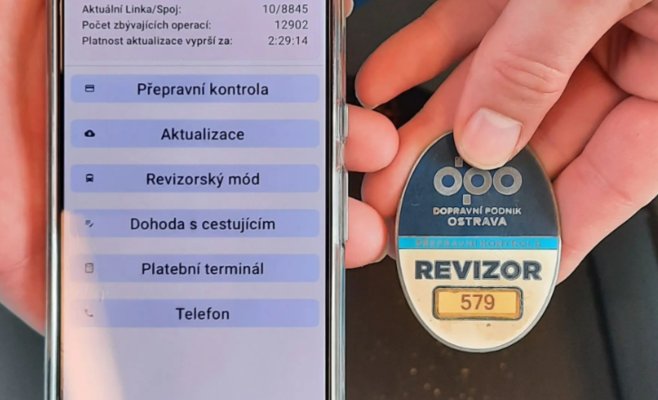 Больше никаких бумажек: в Остраве ввели цифровые штрафы для безбилетников
