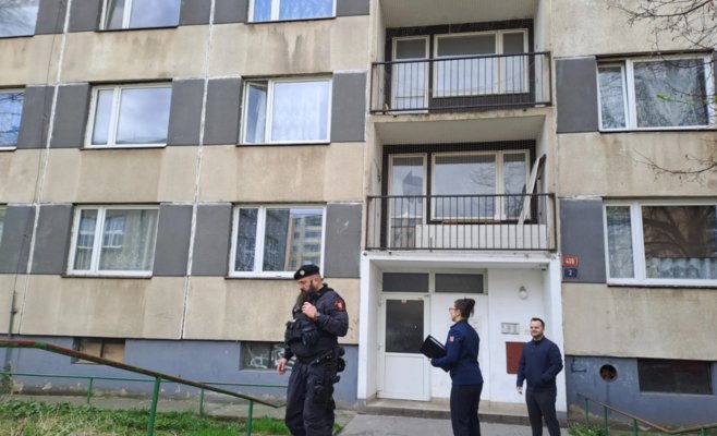 «Как только приходят соцвыплаты — начинается бардак»: в Устецком крае жильцы страдают от соседей в проблемном доме