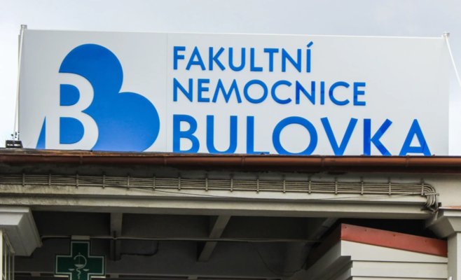 Больница Bulovka должна извиниться перед миллиардером Сегналом за разглашение информации о прививке без его согласия