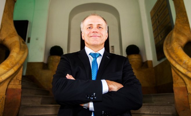 Больница Bulovka должна извиниться перед миллиардером Сегналом за разглашение информации о прививке без его согласия