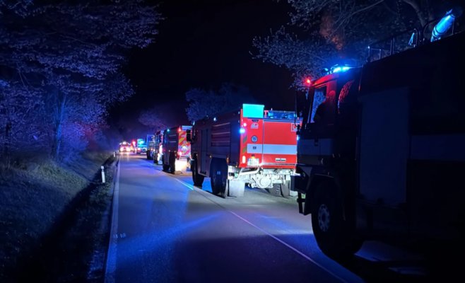 Огненный ад у Праги: пятиметровая свалка всё ещё горит, объявлен особый уровень тревоги