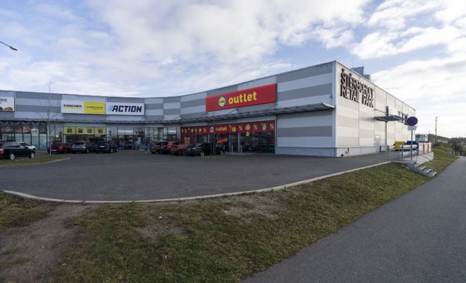 Закрывается пражский аутлет Lidl, где люди дрались за скидки. Магазин переедет на Моравию