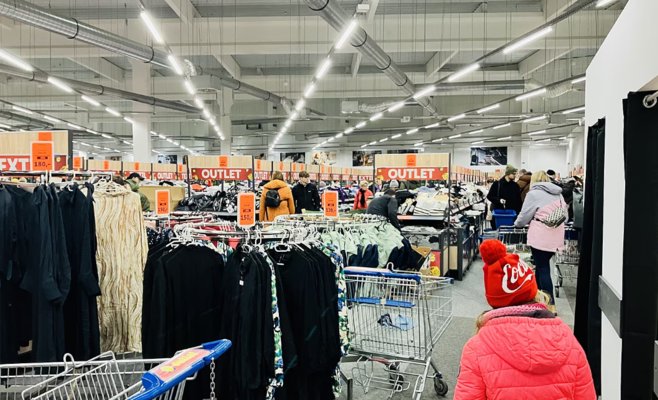 Закрывается пражский аутлет Lidl, где люди дрались за скидки. Магазин переедет на Моравию