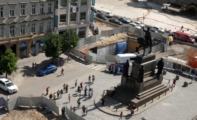 «Стройплощадка Вацлавской площади». Как выглядит главное место Праги в разгар масштабной реконструкции