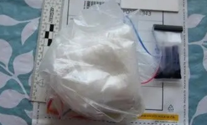 Семейный наркобизнес из Йиркова: продавали наркотики прямо из окна — до тех пор, пока не пришли полицейские