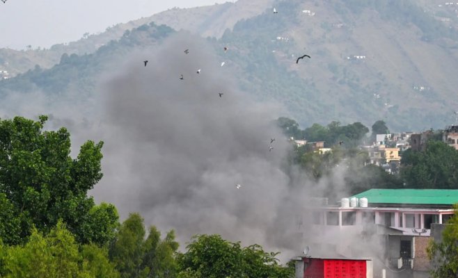 Эскалация в Южной Азии: Индия нанесла удар по Пакистану, Исламабад говорит о сбитых истребителях и гибели мирных жителей