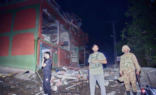 Эскалация в Южной Азии: Индия нанесла удар по Пакистану, Исламабад говорит о сбитых истребителях и гибели мирных жителей