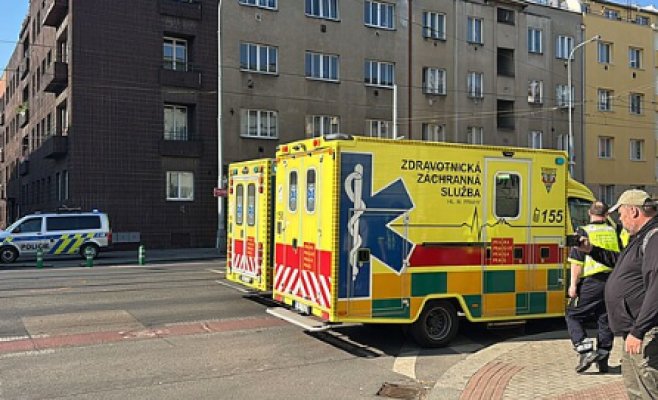 Авария в пражских Страшницах остановила движение трамваев: пострадали женщина и ребёнок