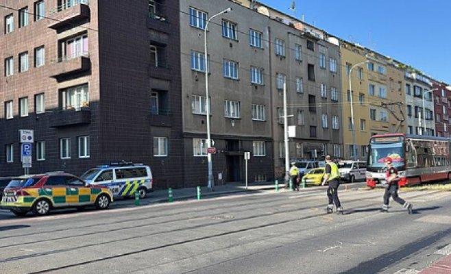 Авария в пражских Страшницах остановила движение трамваев: пострадали женщина и ребёнок