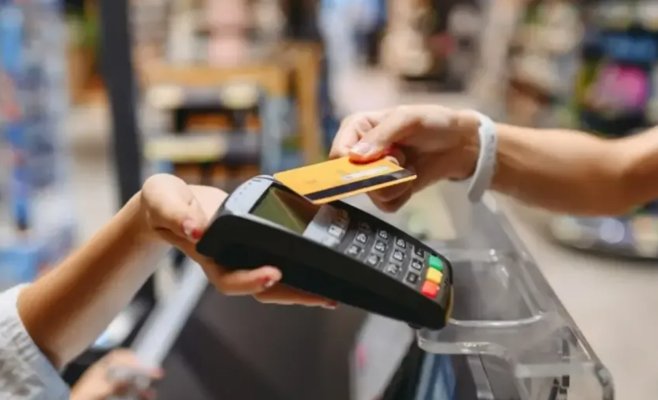 Четверть чешских семей не готова к неожиданным расходам — 7 % живут от зарплаты до зарплаты