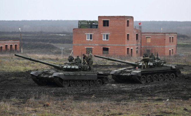 Пьяные российские солдаты терроризируют приграничную деревню: «Ездят на танках за водкой и ищут девушек»