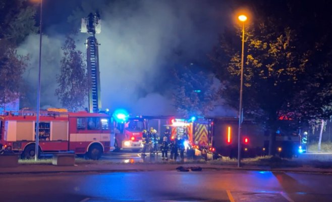 В Пльзени ночью сгорело пристанище бездомных: десять человек в больнице