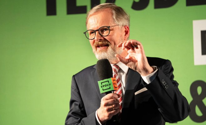 «Вы обещали — и ничего не выполнили»: встречу Фиалы в Либерце прервали протесты на фоне военных тем