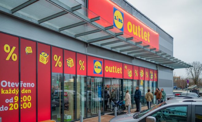 Lidl возвращается с сюрпризами: популярный outlet переезжает в Оломоуц, а в магазинах тестируют ИИ-кассы