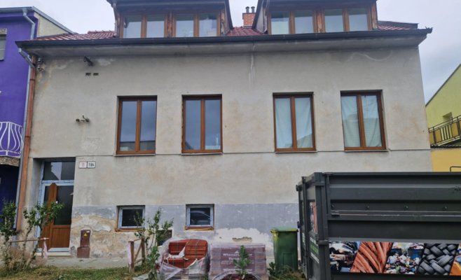 Мужчина, подаривший Министерству юстиции биткойны на миллиард, живёт в облезлом доме в Бржецлаве