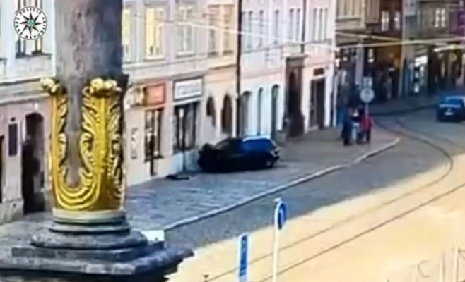 Штраф в 1500 крон за влетевшего в здание водителя вызвал резкую критику мэра Пльзеня: «Это насмешка»
