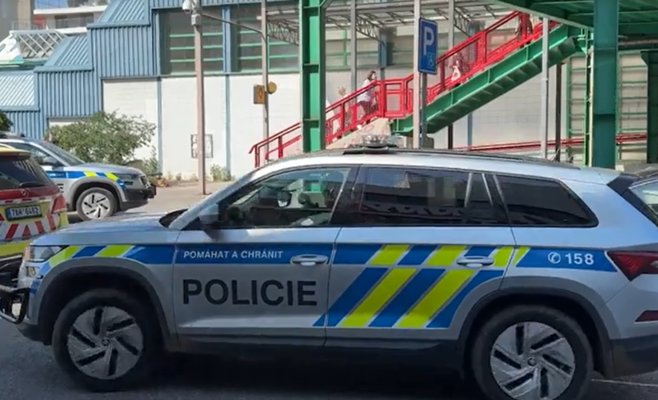 Конфликт у метро в Праге закончился поножовщиной: пострадал 45-летний мужчина