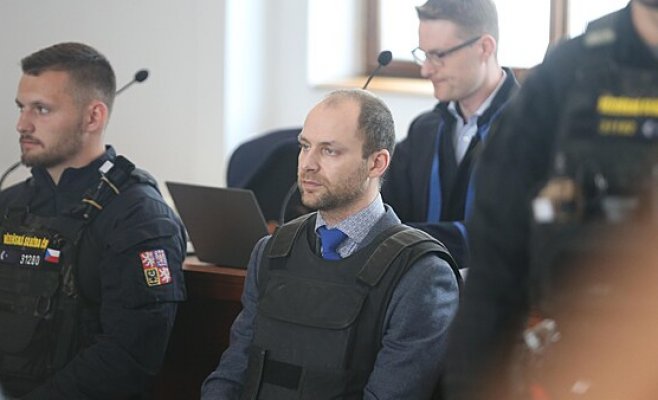 Убийца в белом халате: в Пльзени начался суд над бывшим заведующим отделением, жестоко расправившимся с двумя женщинами