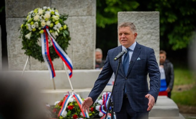 Фицо снова заговорил о выходе Словакии из НАТО