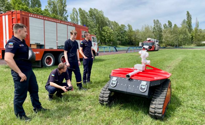 Чешский робот Hecthor спасает жизни в охваченном огнём Харькове