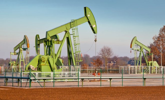 Цена на нефть подскочила до пятимесячного максимума — но затем резко упала. Что стало причиной?