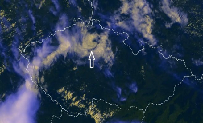 Небо над Чехией поразил атмосферный вихрь в форме спирали: что это было и откуда он пришёл