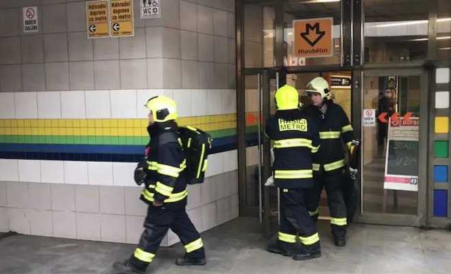 Трагедия в пражском метро: на станции Hloubětín погиб пожилой мужчина