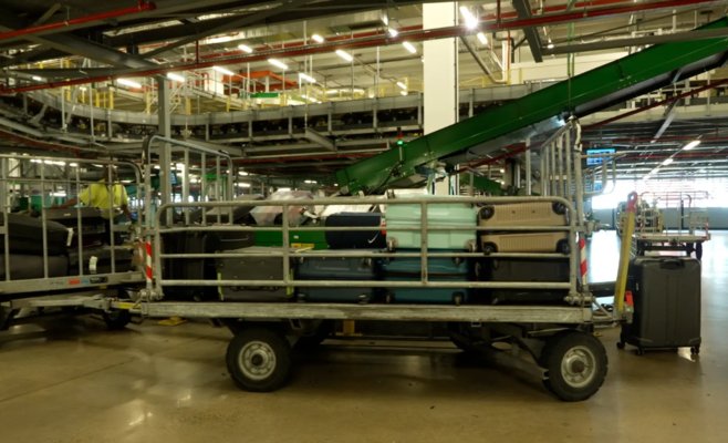 Пражский аэропорт готов к летнему наплыву: обещают безупречную работу с багажом