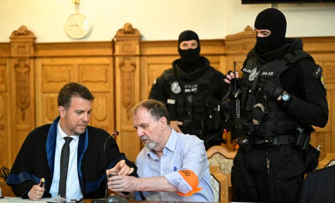«Да здравствует демократия»: покушавшийся на Роберта Фицо отказался давать показания в суде